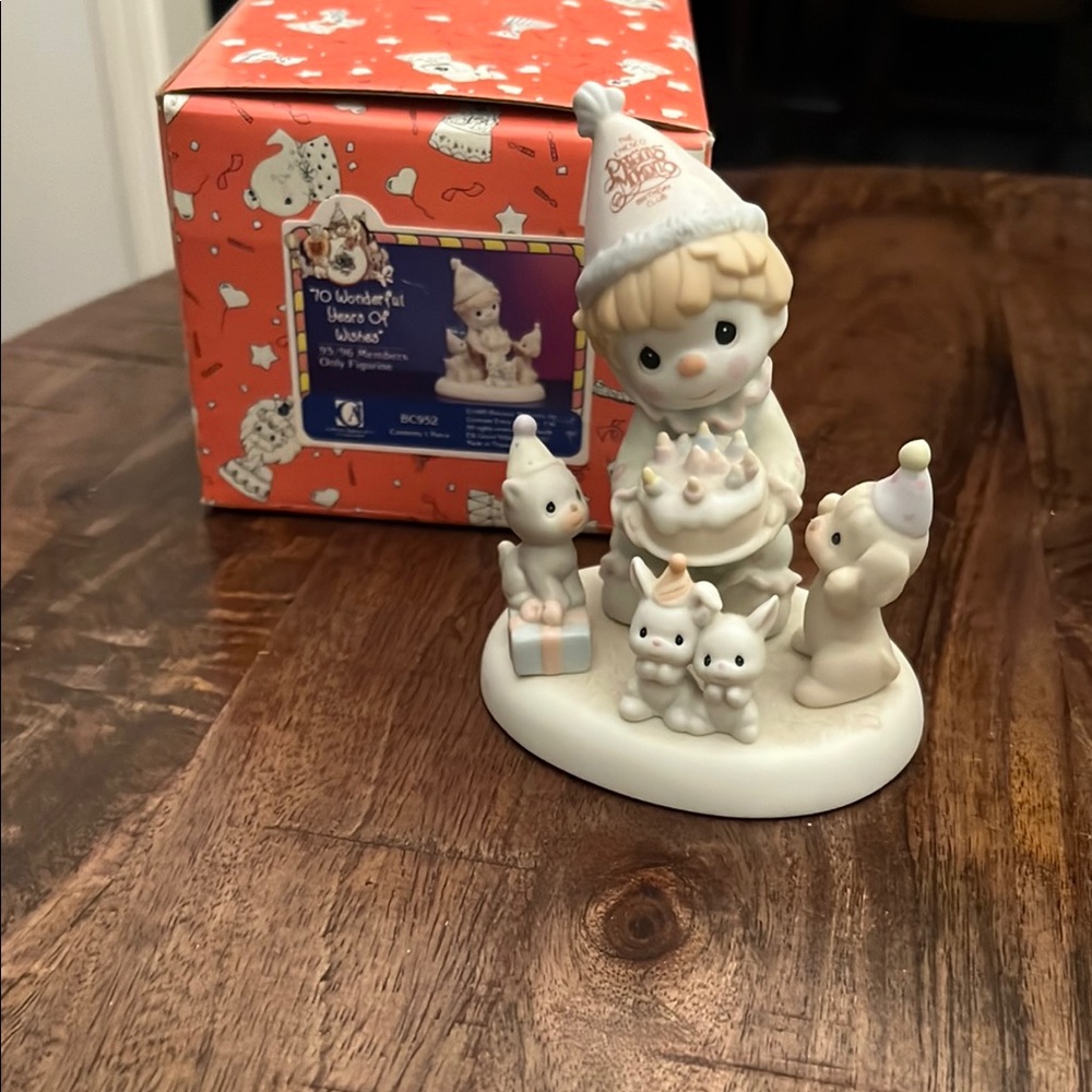 Precious Moments '10 Wonderful Years of Wishes' Figurine